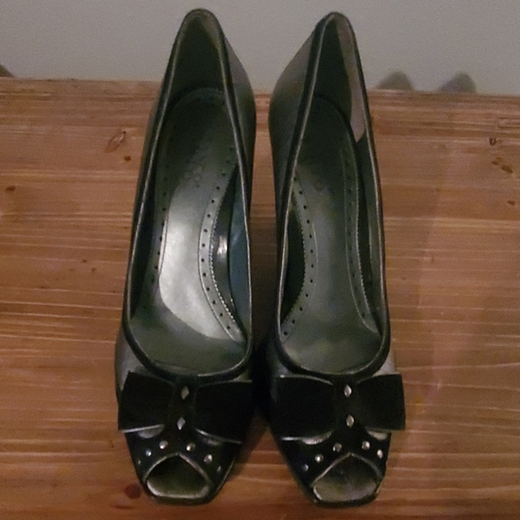 Franco Sarto Black and Silver Wedge Heel Peep Toe - Picture 1 of 7